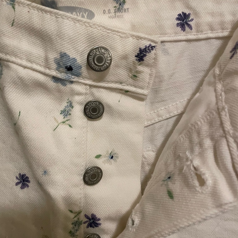 Old Navy OG High Rise Denim Shorts - Picture 3 of 6